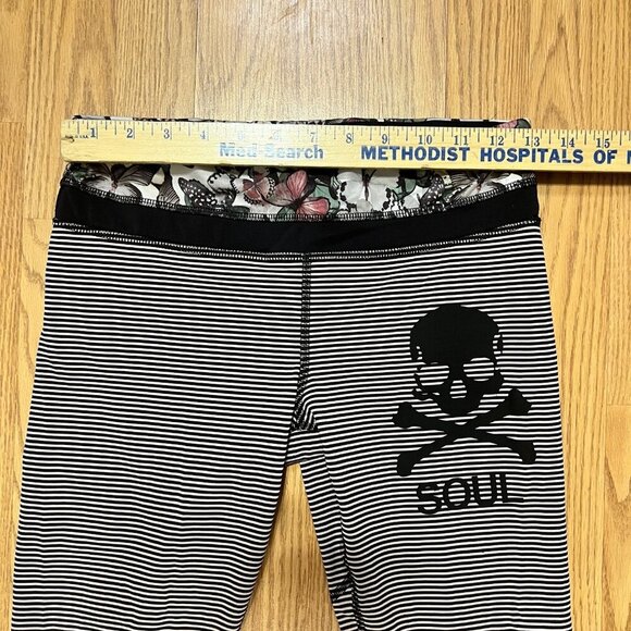 Lululemon x SoulCycle Crop Pants 6 Skull Leggings Workout Cycling Athletic - Picture 6 of 6